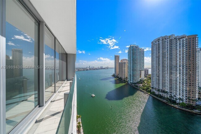 Foto del edificio - 300 Biscayne Blvd