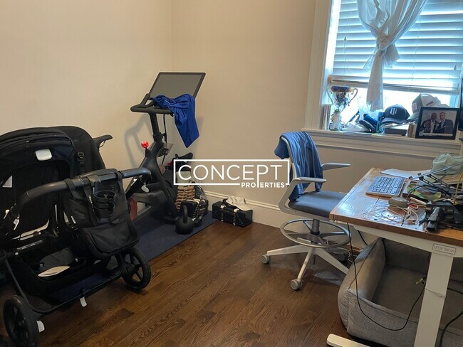 Foto del edificio - 2045 Beacon St