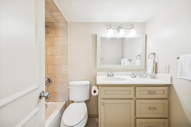 Foto del edificio - 14703 Barryknoll Ln