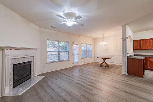 Foto del edificio - 3941 Snipes Ct