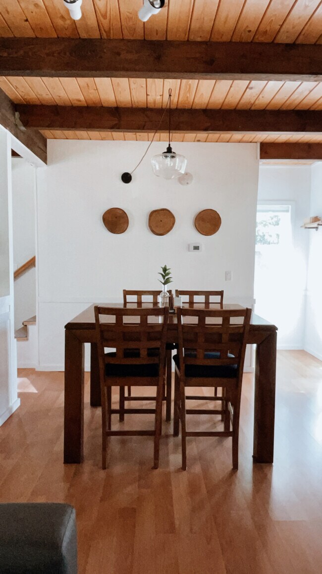 Foto del edificio - 1460 Pineloch Sun Dr