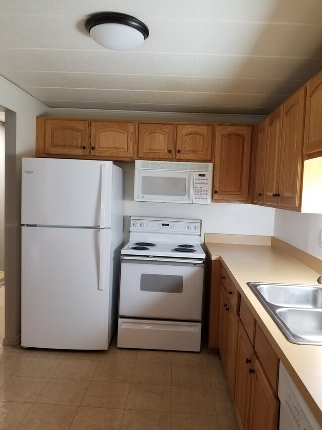 Building Photo - 1112 Westover Ln