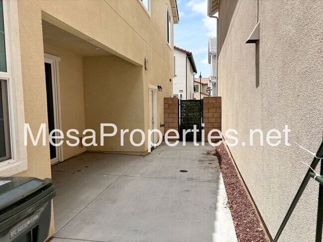 Building Photo - 7031 Aloe Ln