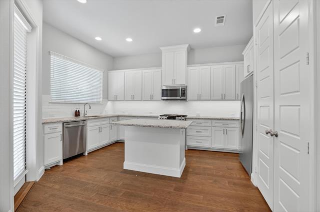 Building Photo - 6330 Oakbend Cir