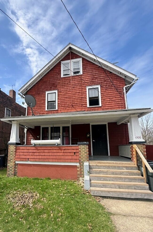 Building Photo - 1300 Grant St