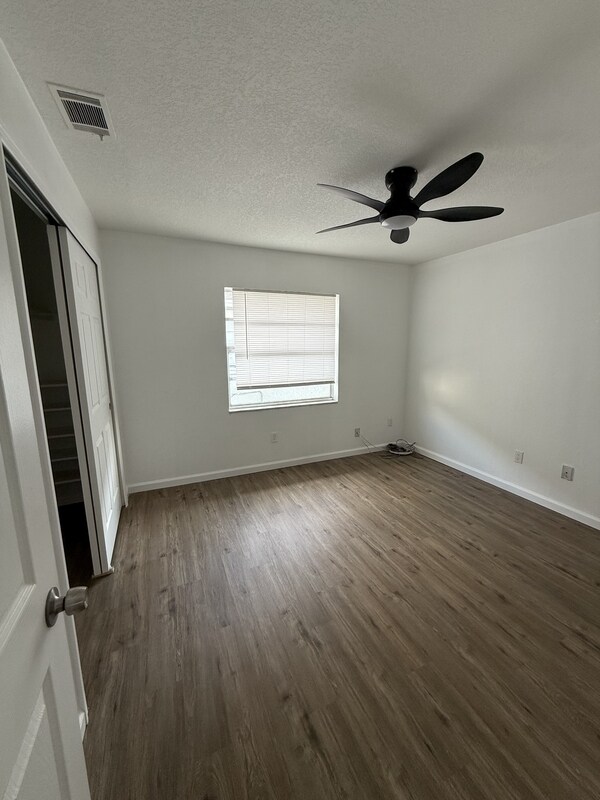 Foto del edificio - 7002 S Kissimmee St