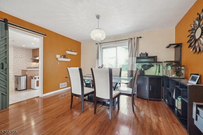 Foto del edificio - 164 Hillside Ave