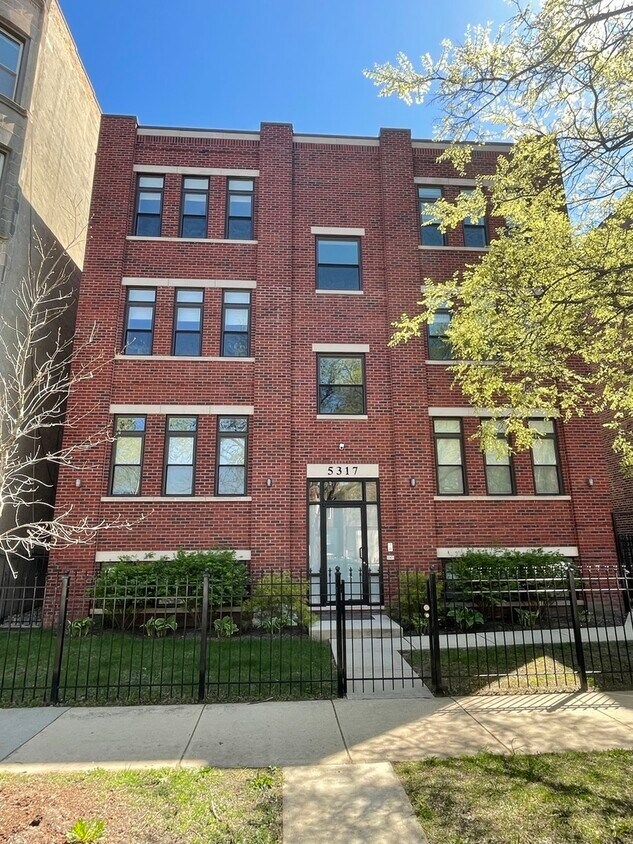 Primary Photo - 5317 S Maryland Ave