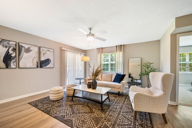 Building Photo - The Retreat at Concord Apartments