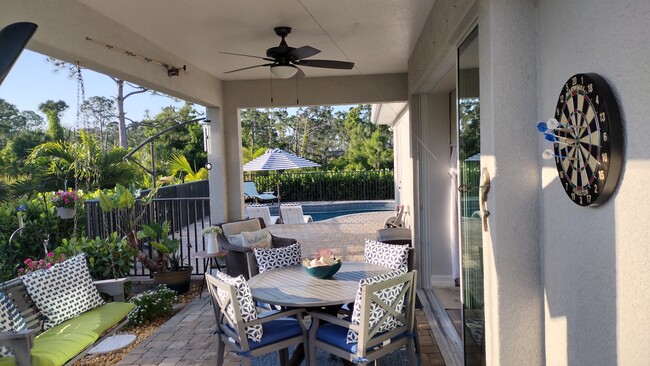 Foto del edificio - 12305 Webb Ct