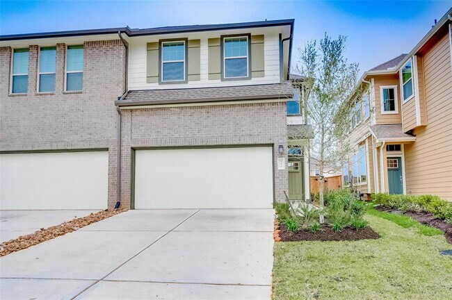 Building Photo - 331 Biltmore Loop