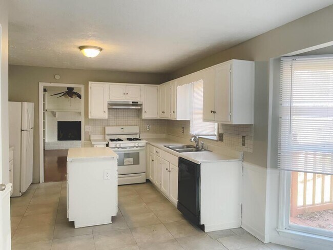 Foto del edificio - 2021 Hunters Cove Dr