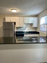 Building Photo - 173 Spruce St