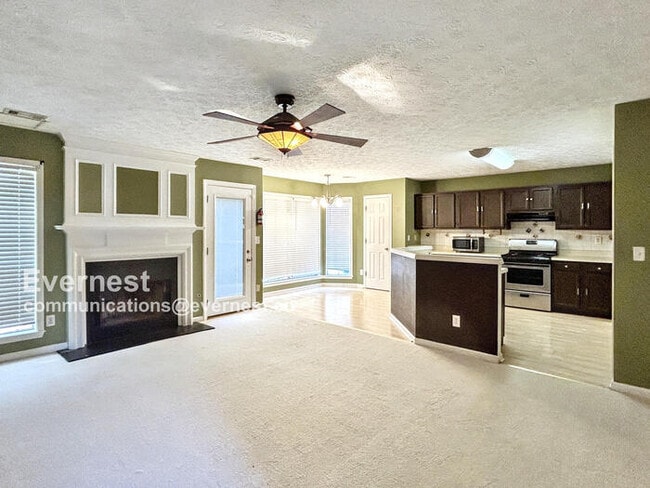 Building Photo - 4010 Birchwood Cove