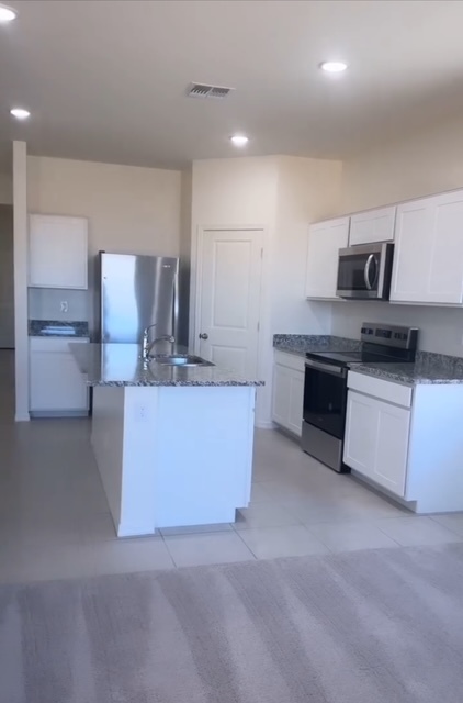 Building Photo - 4128 E Reynolds Dr