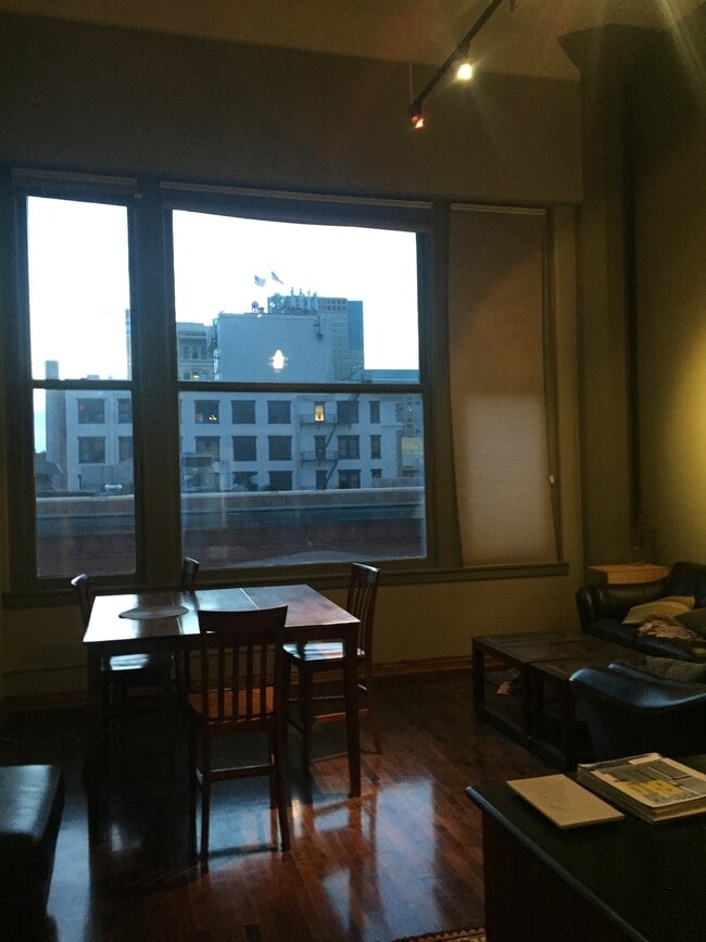 Building Photo - 720 16th St