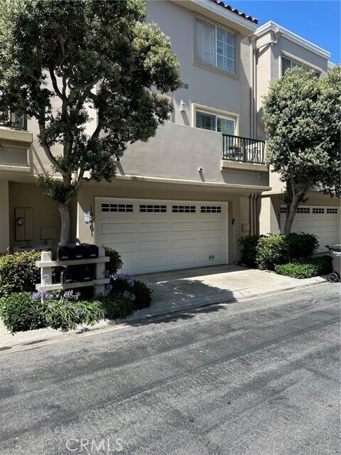Foto principal - 19461 Riverdale Ln