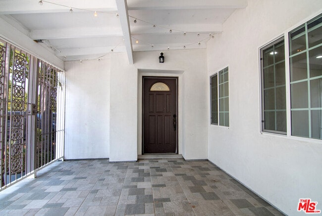 Foto del edificio - 328 S Sycamore Ave