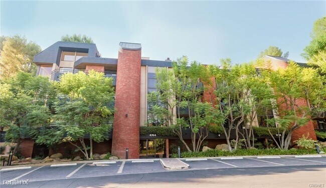 Building Photo - 3 br, 3 bath Condo - 4744 Park Encino Ln U...