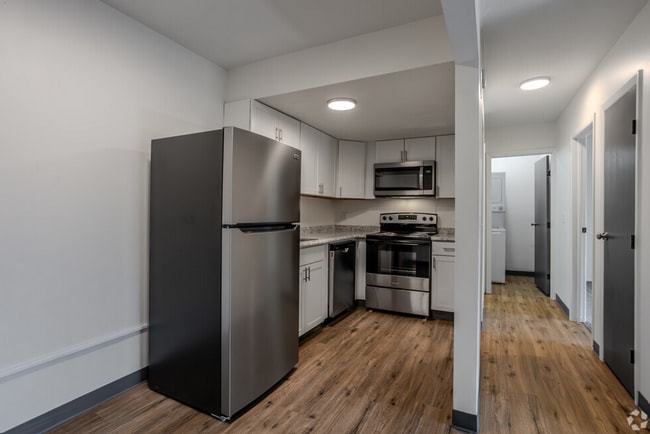 Interior Photo - Londondale Village