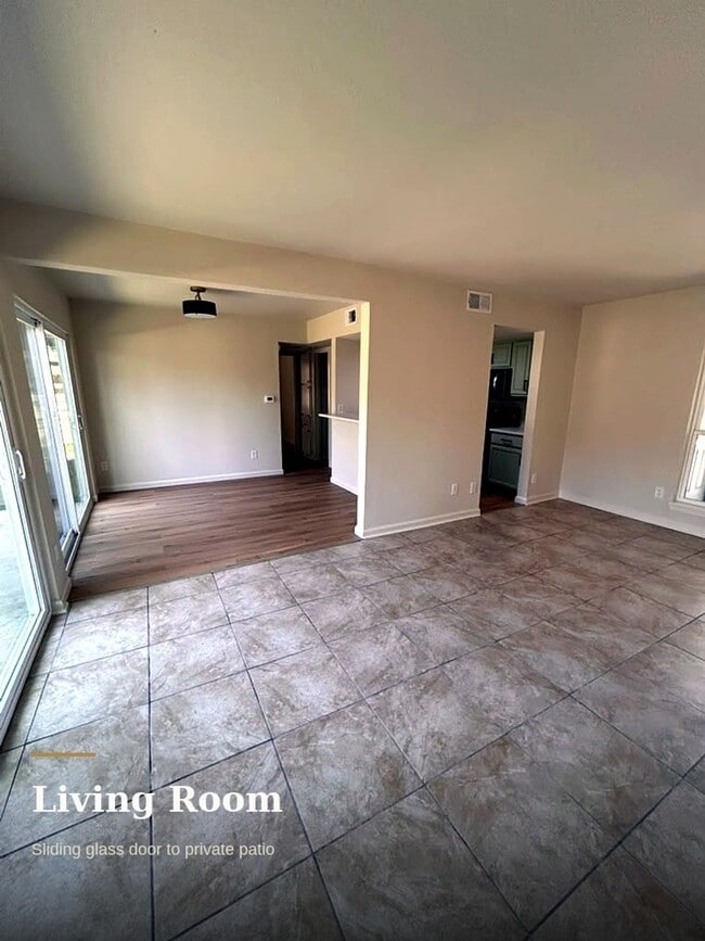 Building Photo - 2124 Burton Dr
