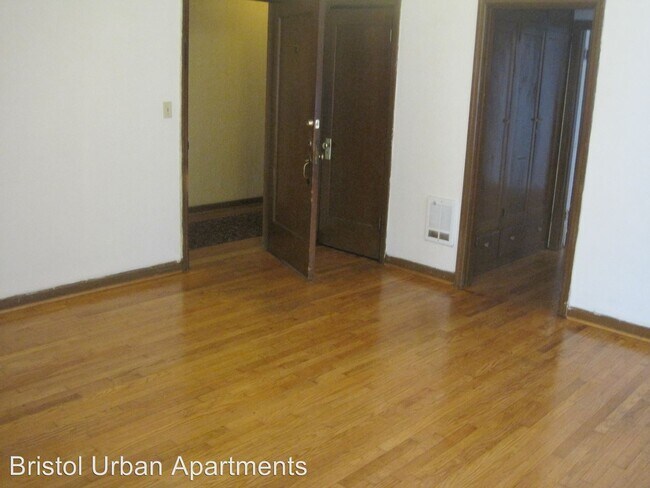 Building Photo - 911 SE 60th Ave