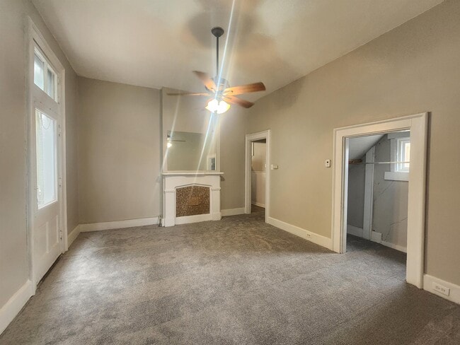 Building Photo - 1019 John St