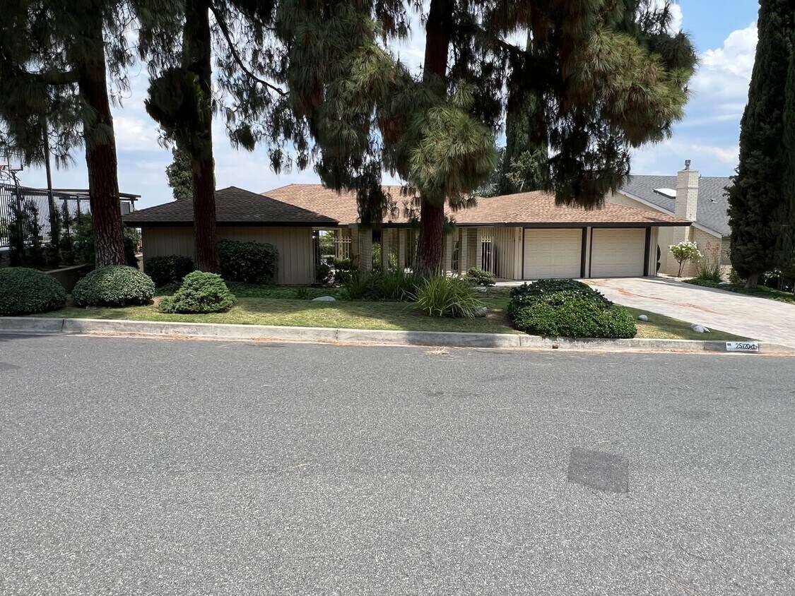 Foto principal - Coming Soon! Beautiful large 3 bedroom Hou...