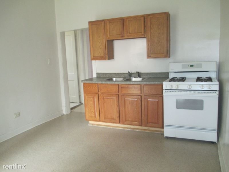 Primary Photo - 1332 S Central Park Ave