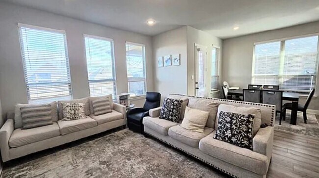 Foto del edificio - 2719 Lazy Pne Ln