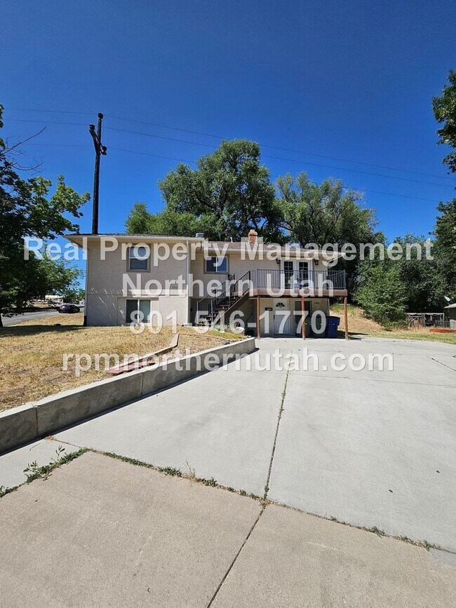 Foto del edificio - 902 Sullivan Dr