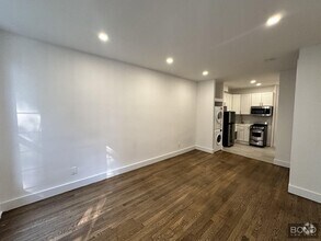 Building Photo - 156 E 85th St