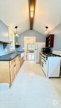 Building Photo - 124 Ketcham Ave