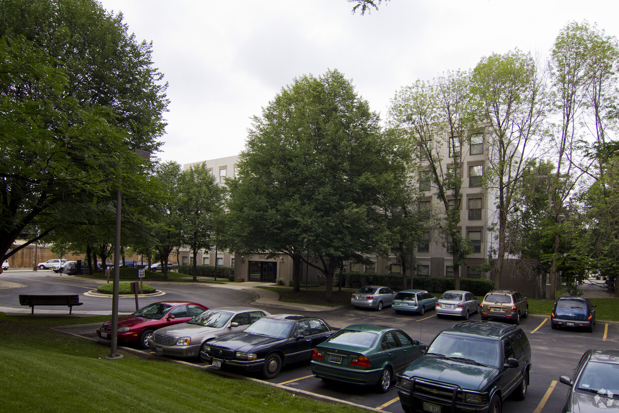 Foto principal - Corcoran Place Apartments - 62 & Over