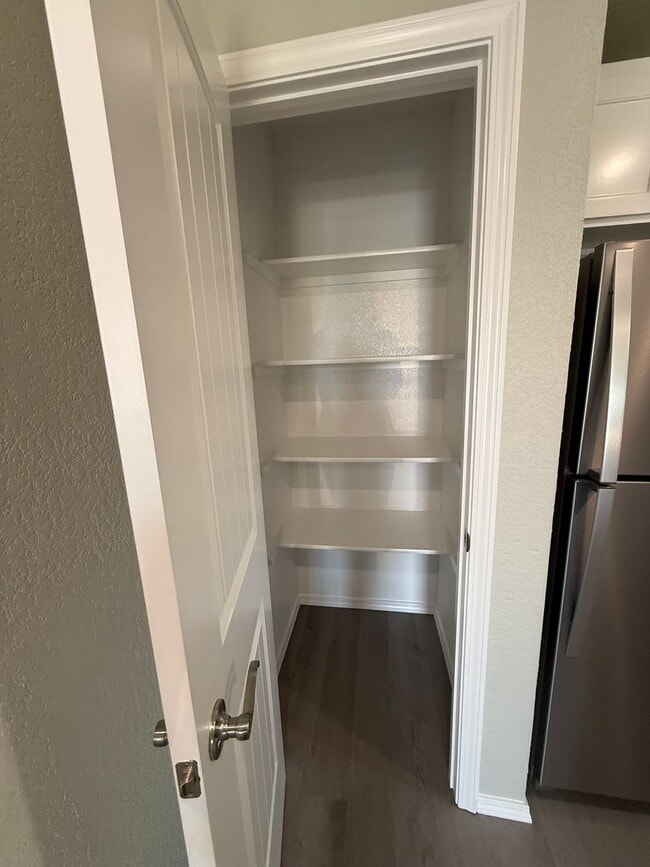 Building Photo - 2109 Birnie Ave