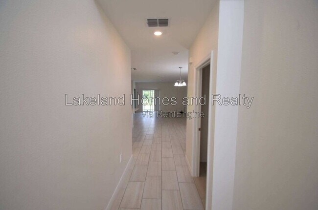 Foto del edificio - 4060 Radiant Mountain Dr
