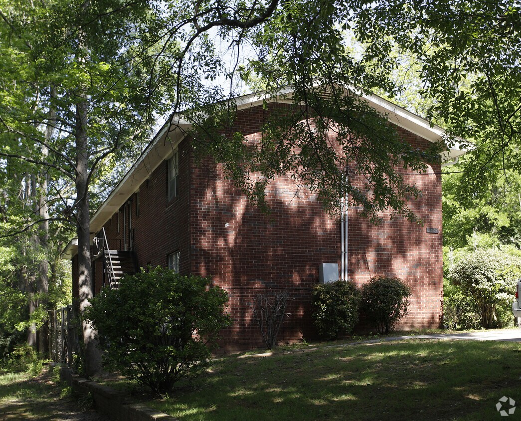 Exterior Side - 2637 Lester St