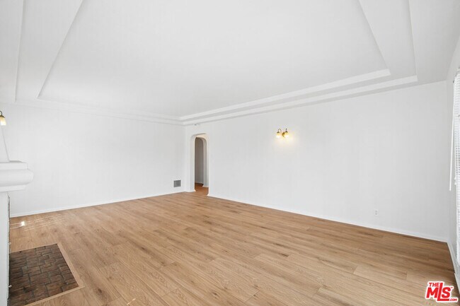 Building Photo - 9221 Alcott St