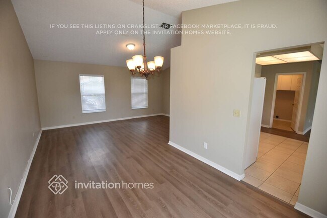 Foto del edificio - 7115 Queen Palm Cir