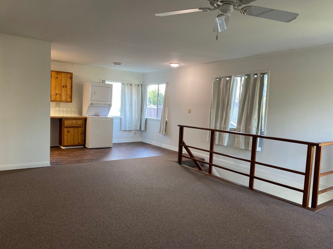Foto principal - 17402 Chase Street
