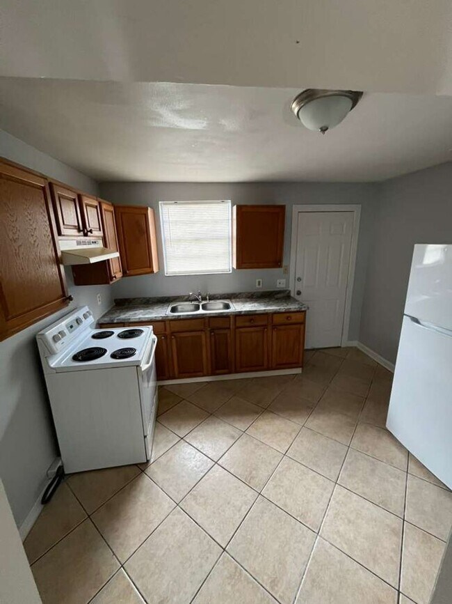 Foto del edificio - Beautiful 2 bedroom 1 bathroom Single Family House!