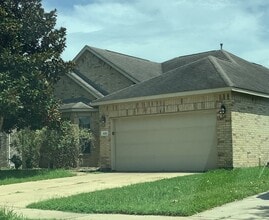 Building Photo - 6011 Oxford Lake Dr