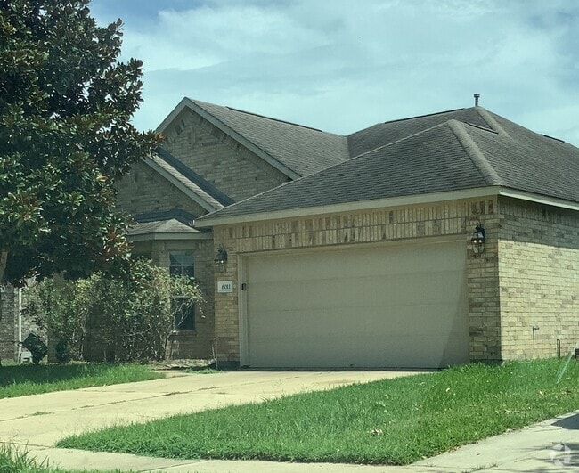 Building Photo - 6011 Oxford Lake Dr