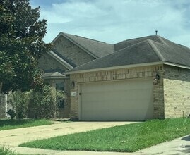 Building Photo - 6011 Oxford Lake Dr