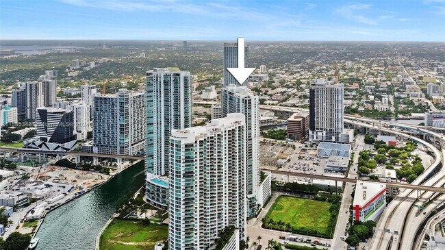 Foto del edificio - 90 SW 3rd St