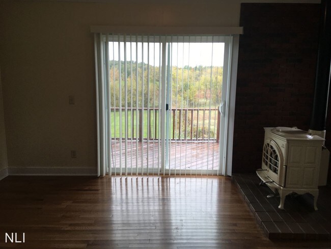 Foto del edificio - 3 br, 1.5 bath House - 7631 Hollopeter Rd