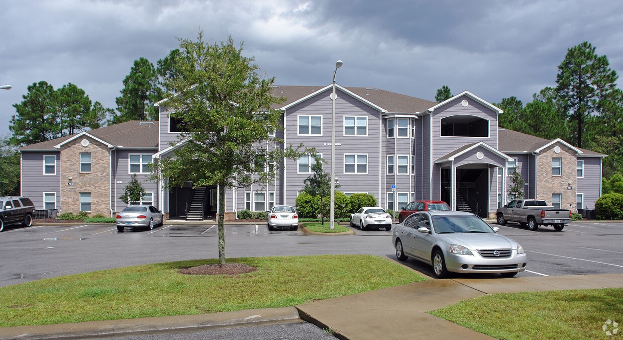 Building Photo - Pinnacle at Hammock Place