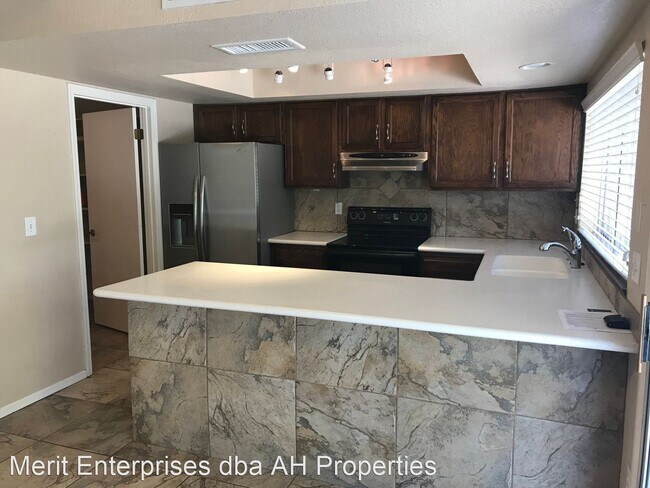 Foto del edificio - 3 br, 2 bath House - 5926 E EVANS DR