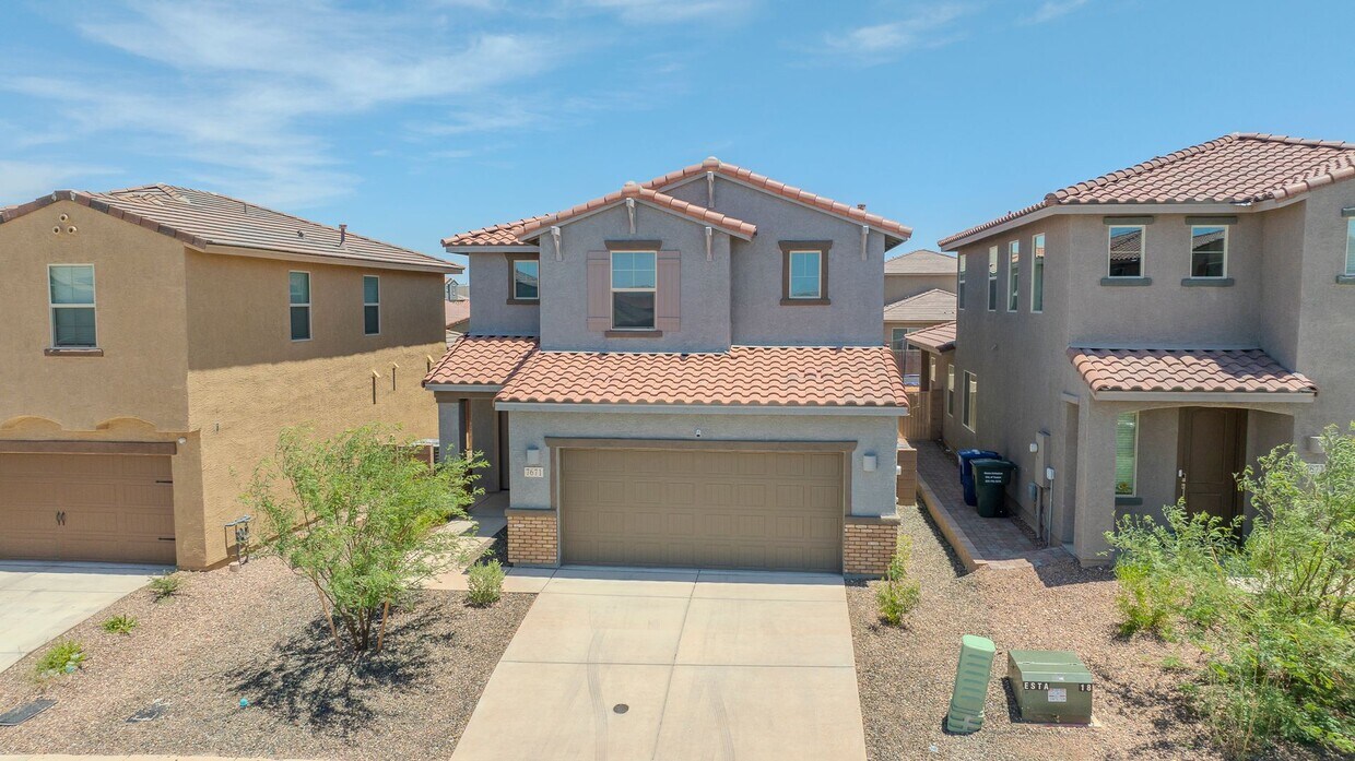 Primary Photo - BEAUTIFUL 2 STORY HOME!!