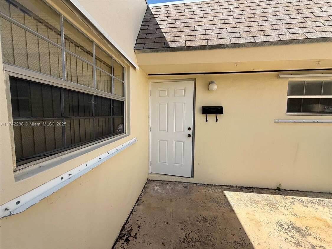 Primary Photo - 11332 SW 169th St